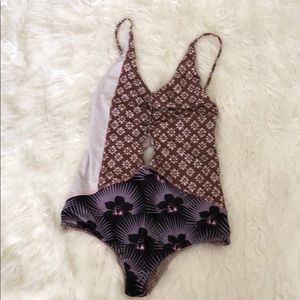 Acacia 4 way block full piece Kokomo style,